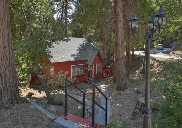 Single family home for sale at 1069 Nesthorn Dr, Crestline, CA 92325 | MLS# IG26200603
