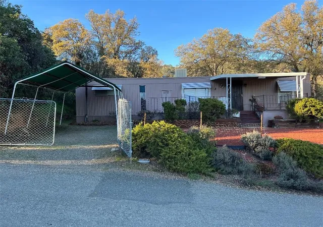 Photo 2 of Manufactured home for sale at 12332 Lakeview Dr, Clearlake Oaks, CA 95423 | MLS# LC26200613 | Listing updated on 2026-09-19