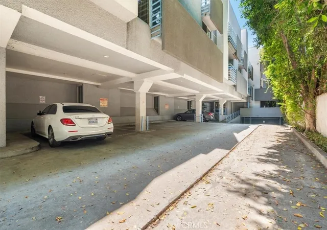 Photo 34 of Condo for sale at 5151 Balboa #303, Encino, CA 91316 | MLS# SR26200653 | Listing updated on 2026-09-15