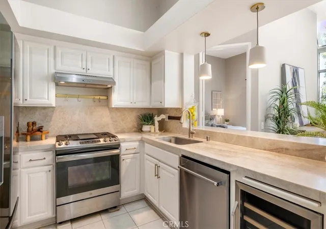Photo 4 of Condo for sale at 5151 Balboa #303, Encino, CA 91316 | MLS# SR26200653 | Listing updated on 2026-09-15