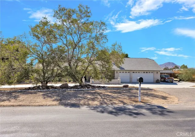 Single family home for sale at 16976 Joshua, Apple Valley, CA 92307 | MLS# HD26198357