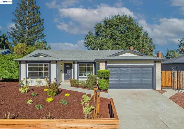 Photo 1 of Single family home for sale at 9802 Davona Dr, San Ramon, CA 94583 | MLS# 41148175 | Listing updated on 2026-10-01