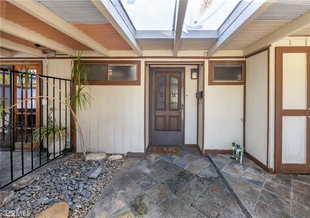 Photo 3 of Single family home for sale at 19760 Victory, Woodland Hills, CA 91367 | MLS# SR26179705 | Listing updated on 2026-10-06