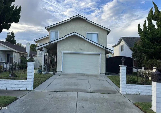 Single family home for sale at 1631 Lindsay Pl, Oxnard, CA 93033 | MLS# V1-38718