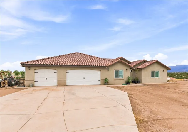 Photo 4 of Single family home for sale at 10215 Nielson, Oak Hills, CA 92344 | MLS# HD26195624 | Listing updated on 2026-09-15