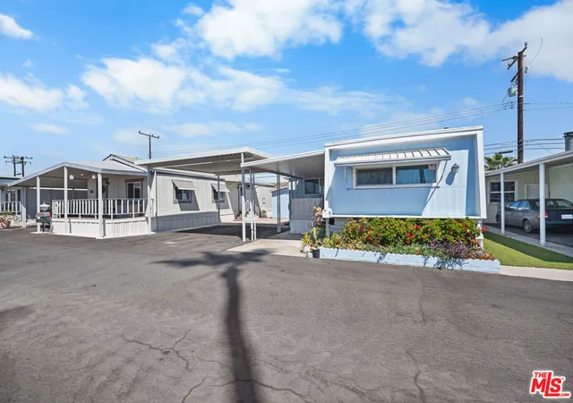 Manufactured home for sale at 16601 Garfield Ave #116, Paramount, CA 90723 | MLS# 26951681