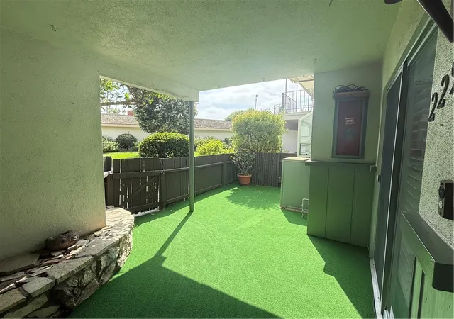 Listing Photo 4 - Condo for sale in building located at 22900 Nadine Cir, Torrance, CA 90505 - Unit #A