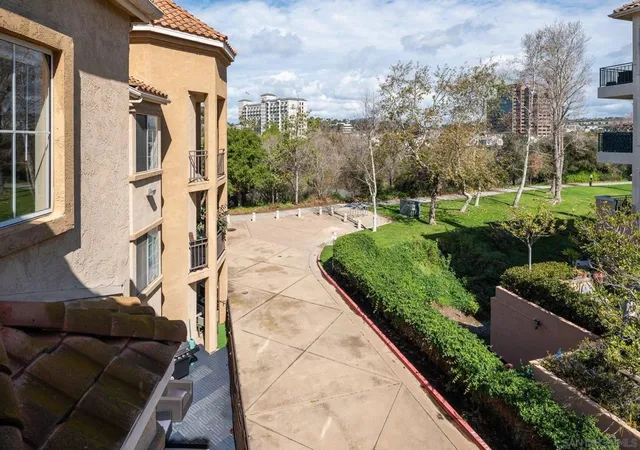 Photo 3 of Sale Pending at 580 Camino De La Reina #321, San Diego, CA 92108 | MLS# 260022467SD | Listing updated on 2026-10-07