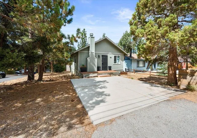 Photo 1 of Single family home for sale at 196 Sunset Ln, Sugarloaf, CA 92386 | MLS# 219152685DA | Listing updated on 2026-09-15