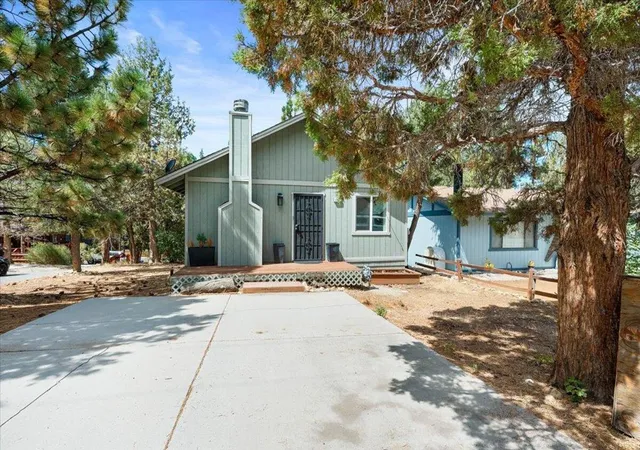 Photo 2 of Single family home for sale at 196 Sunset Ln, Sugarloaf, CA 92386 | MLS# 219152685DA | Listing updated on 2026-09-15