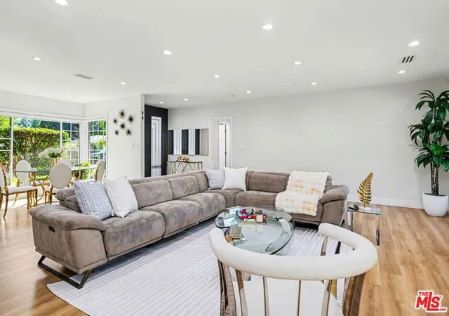 Photo 1 of Single family home for sale at 17409 Kinzie St, Northridge, CA 91325 | MLS# 26987883 | Listing updated on 2026-09-30