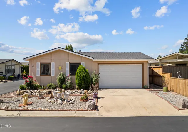 Photo 2 of Single family home for sale at 975 W Telegraph Rd #122, Santa Paula, CA 93060 | MLS# V1-38720 | Listing updated on 2026-09-15