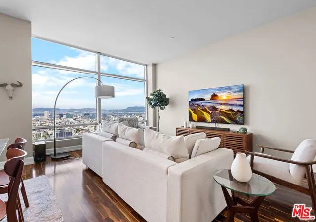 Photo 4 of Condo for sale at 900 W Olympic Blvd #40D, Los Angeles, CA 90015 | MLS# 26987955 | Listing updated on 2026-09-14