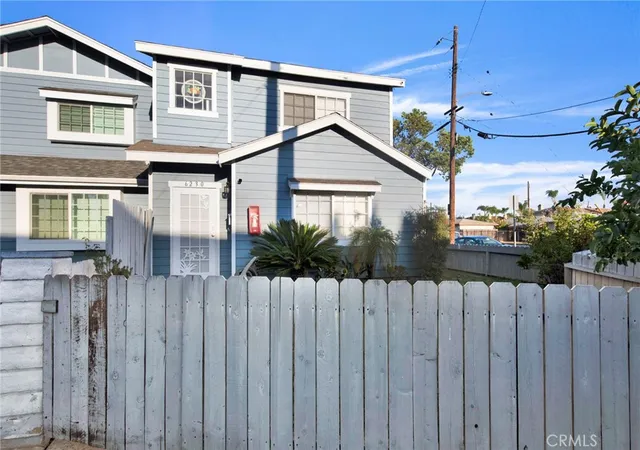 Photo 2 of Sale Pending at 6230 Nye St, Commerce, CA 90040 | MLS# SR26200672 | Listing updated on 2026-09-30