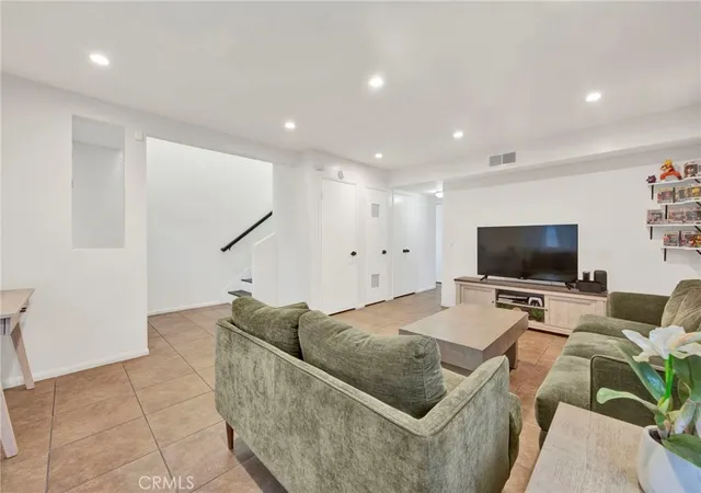 Photo 3 of Sale Pending at 6230 Nye St, Commerce, CA 90040 | MLS# SR26200672 | Listing updated on 2026-09-30
