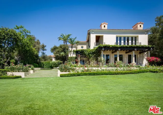 Photo 2 of Mansion for sale at 1672 Waynecrest Dr, Beverly Hills, CA 90210 | MLS# 26986193 | Listing updated on 2026-09-14