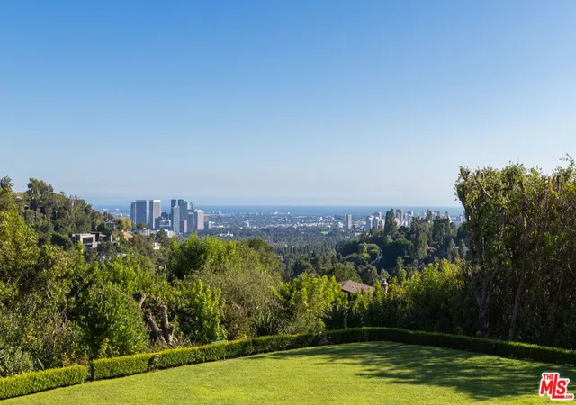 Photo 4 of Single family home for sale at 1672 Waynecrest Dr, Beverly Hills, CA 90210 | MLS# 26986193 | Listing updated on 2026-09-14