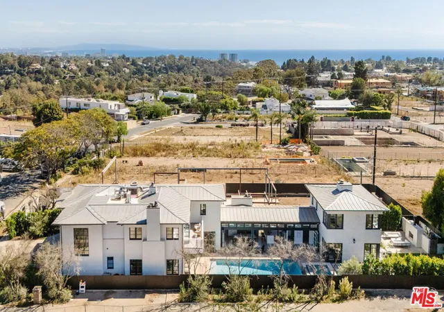 Photo 51 of Mansion for sale at 931 Chautauqua Blvd, Pacific Palisades, CA 90272 | MLS# 26987495 | Listing updated on 2026-09-15