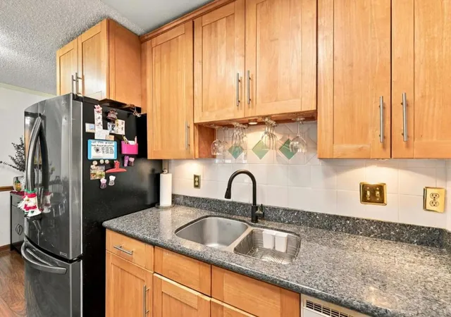 Photo 4 of Condo for sale at 240 N Bayshore Blvd #307, San Mateo, CA 94401 | MLS# ML82061160 | Listing updated on 2026-09-15