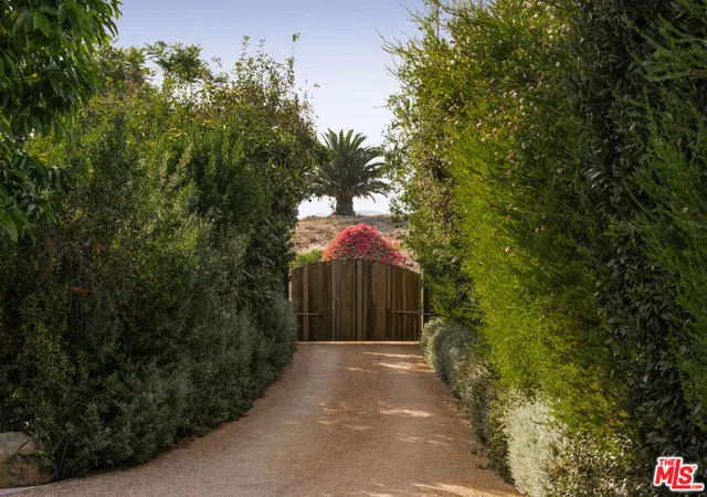 Photo 2 of Single family home for sale at 6000 Philip Ave, Malibu, CA 90265 | MLS# 26987935 | Listing updated on 2026-10-04