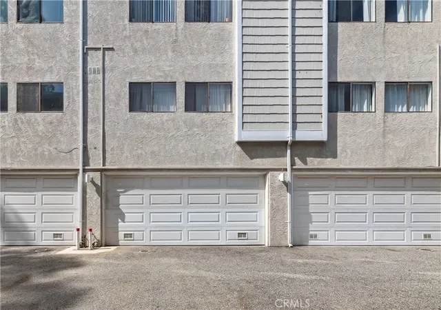 Photo 31 of Condo for sale at 4652 Don Lorenzo #B, Los Angeles, CA 90008 | MLS# PF26200771 | Listing updated on 2026-09-24