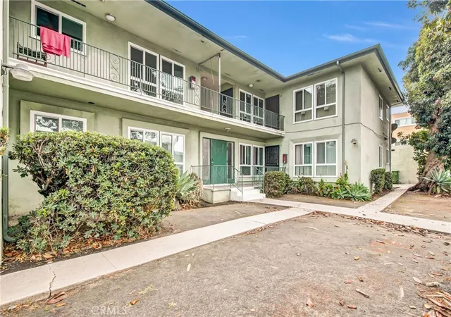Photo 2 of House for sale at 4936 Coliseum St, Los Angeles, CA 90016 | MLS# SR26199535 | Listing updated on 2026-09-14
