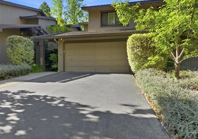 Photo 2 of Townhouse for sale at 1252 Sharon Park Dr, Menlo Park, CA 94025 | MLS# ML82059596 | Listing updated on 2026-09-14