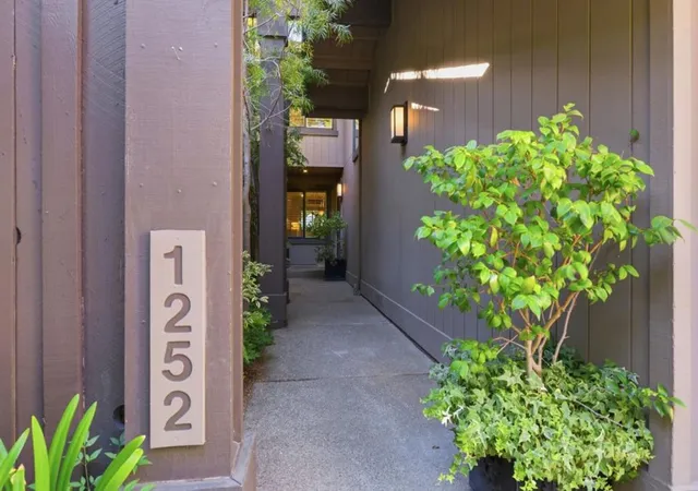 Photo 3 of Townhouse for sale at 1252 Sharon Park Dr, Menlo Park, CA 94025 | MLS# ML82059596 | Listing updated on 2026-09-14