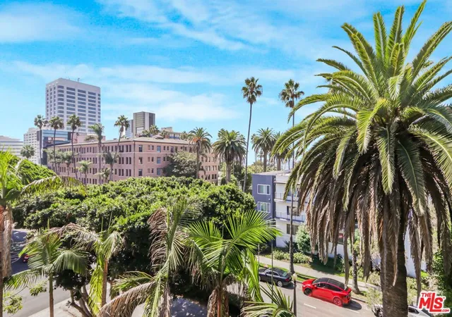 Photo 2 of Condo for sale at 211 California Ave #501, Santa Monica, CA 90403 | MLS# 26986713 | Listing updated on 2026-09-14