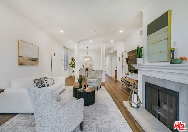 Listing Photo 5 - Condo for sale in building located at 211 California Ave, Santa Monica, CA 90403 - Unit #501