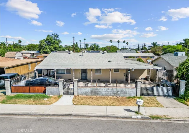 Photo 2 of Sale Pending at 332 West 11th, Perris, CA 92570 | MLS# IV26200777 | Listing updated on 2026-09-25