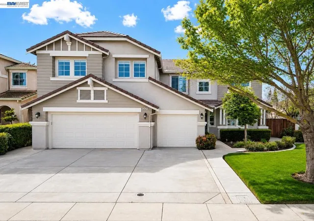 Photo 1 of Sale Pending at 3400 Fallen Oak Dr, Modesto, CA 95355 | MLS# 41148194 | Listing updated on 2026-09-14