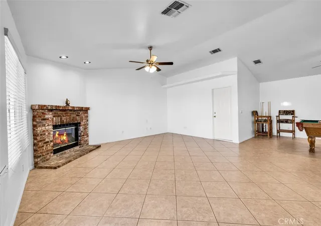 Photo 4 of Single family home for sale at 8469 Deer, Yucca Valley, CA 92284 | MLS# JT26200872 | Listing updated on 2026-09-15