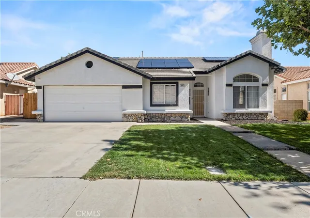 Photo 2 of Single family home for sale at 4141 De Anza, Palmdale, CA 93551 | MLS# CV26200923 | Listing updated on 2026-09-15