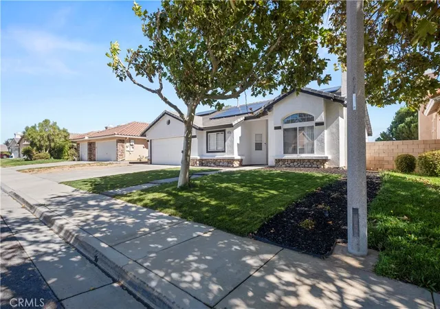 Photo 3 of Single family home for sale at 4141 De Anza, Palmdale, CA 93551 | MLS# CV26200923 | Listing updated on 2026-09-15