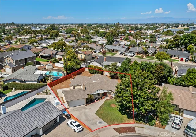 Photo 2 of Single family home for sale at 805 S Oakhaven, Anaheim, CA 92804 | MLS# OC26200651 | Listing updated on 2026-10-06