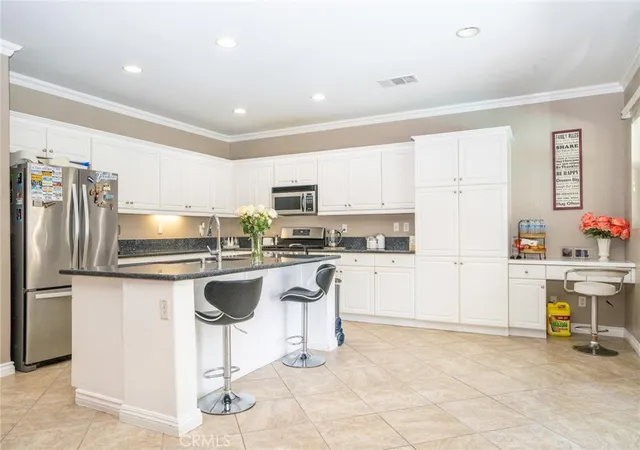 Photo 3 of Sale Pending at 1861 Hideaway Pl, Palmdale, CA 93551 | MLS# SR26200922 | Listing updated on 2026-09-15