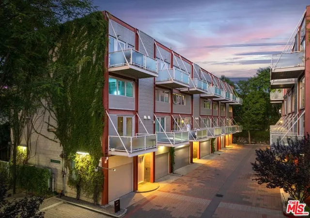 Condo for sale at 3450 Cahuenga Blvd #902, Los Angeles, CA 90068 | MLS# 26987525