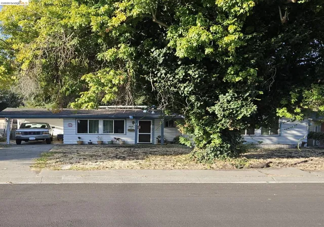 Photo 1 of Single family home for sale at 2125 Huron Dr, Concord, CA 94519 | MLS# 41148198 | Listing updated on 2026-09-21
