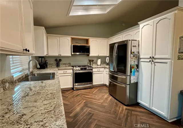 Photo 4 of Single family home for sale at 18618 St Vine, Hesperia, CA 92345 | MLS# HD26199657 | Listing updated on 2026-09-15