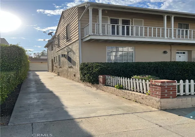 Photo 2 of House for sale at 423 S Palm Dr, Beverly Hills, CA 90212 | MLS# NP26198588 | Listing updated on 2026-10-01