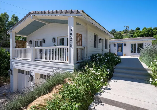 Photo 2 of Single family home for sale at 30375 Diamonte Ln, Rancho Palos Verdes, CA 90275 | MLS# SB26196308 | Listing updated on 2026-10-03