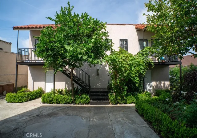 Listing Photo 5 - Condo for sale in building located at 1035 Lime Ave, Long Beach, CA 90813