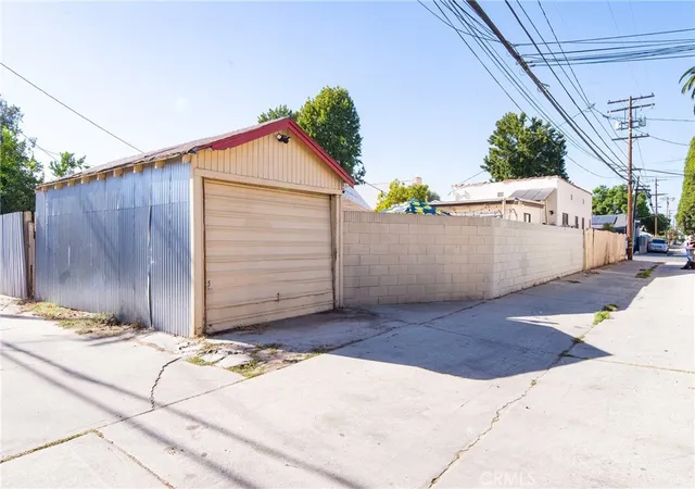 Photo 12 of Single family home for sale at 482 East 59th, Long Beach, CA 90805 | MLS# DW26200989 | Listing updated on 2026-10-04