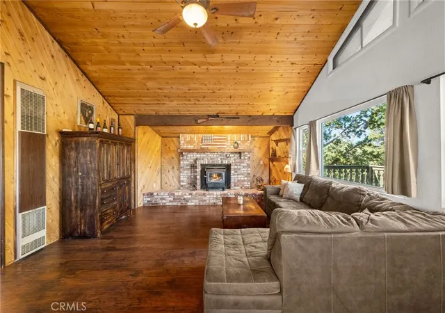 Photo 4 of Single family home for sale at 1627 Baldwin Lake, Big Bear City, CA 92314 | MLS# SB26200898 | Listing updated on 2026-09-15