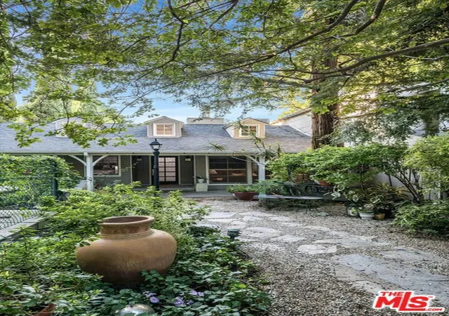 Photo 3 of Single family home for sale at 14633 Valley Vista Blvd, Sherman Oaks, CA 91403 | MLS# 26987471 | Listing updated on 2026-09-15