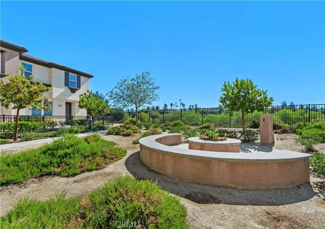 Photo 2 of Townhouse for sale at 40410 Calle Real, Murrieta, CA 92563 | MLS# SW26201029 | Listing updated on 2026-09-15