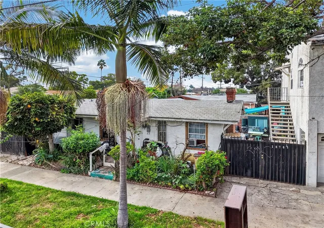 Multi family home for sale at 1870 W 37th Place, Los Angeles, CA 90018 | MLS# DW26200992