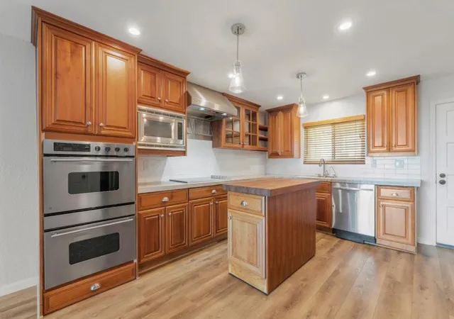 Listing Photo 4 - Condo for sale in building located at 250 Forest Ridge Rd, Monterey, CA 93940 - Unit #42