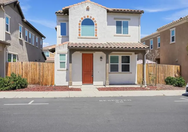 Photo 3 of Single family home for sale at 1137 Fox Fld Ln, Santa Maria, CA 93458 | MLS# ML82061197 | Listing updated on 2026-09-14